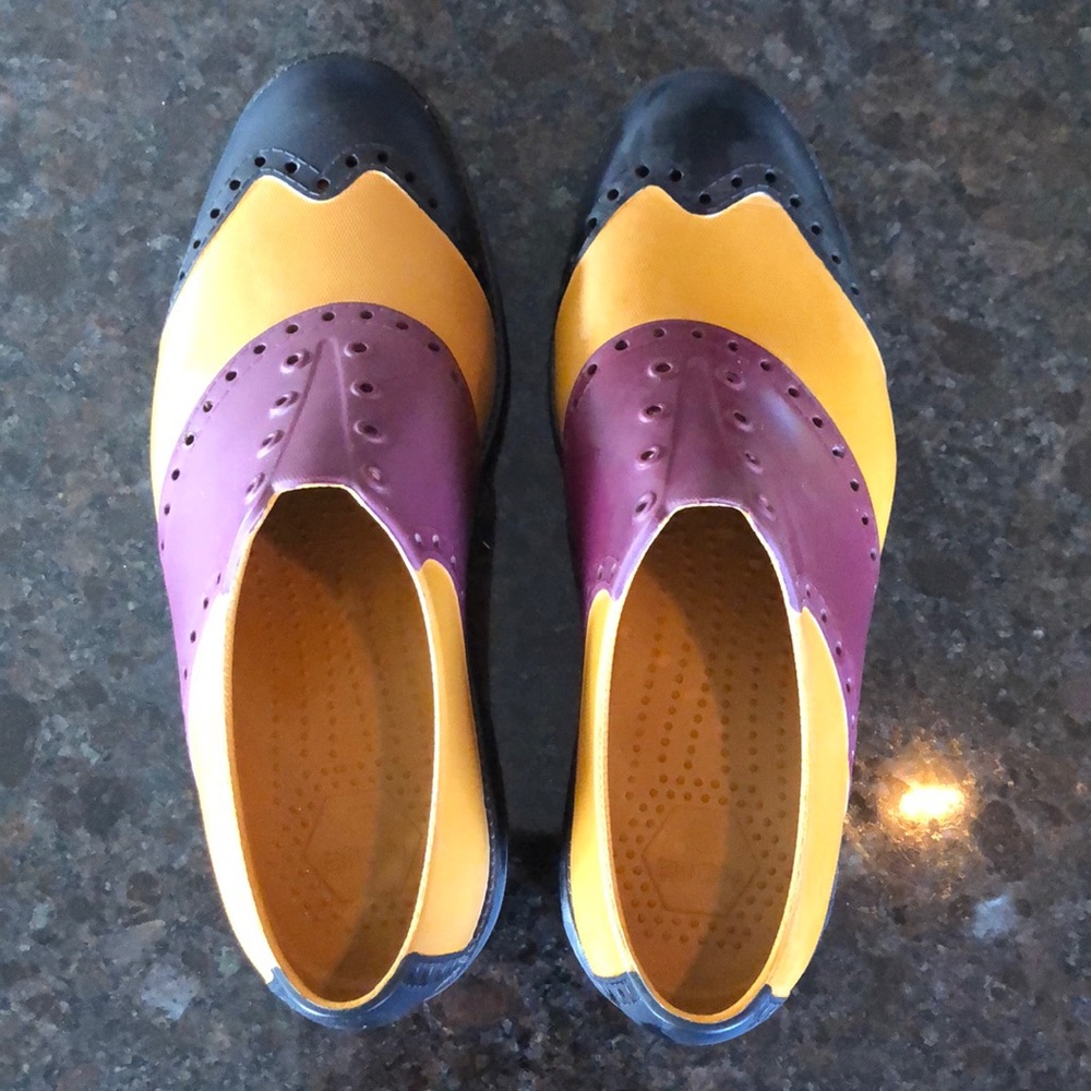Like New Biion Shoes